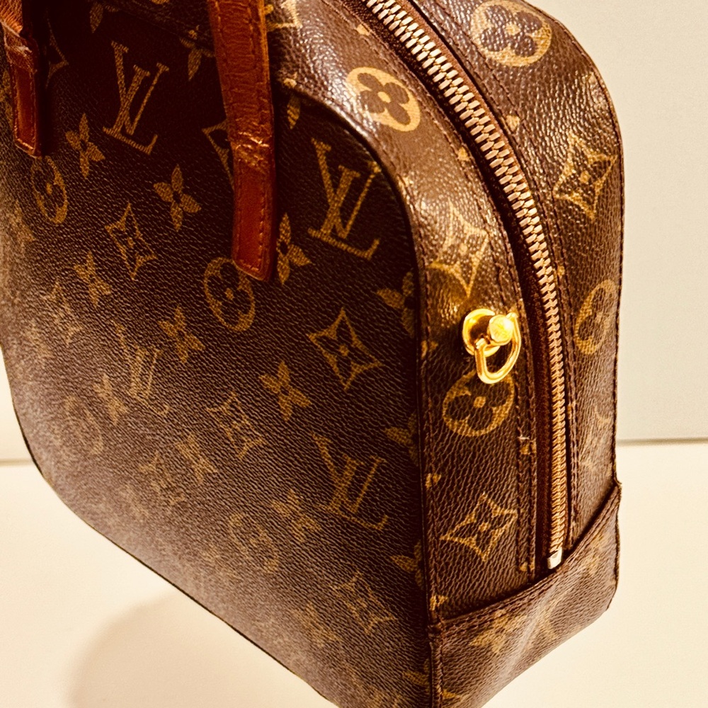 Louis Vuitton monogram hand bag can be attached a strap on it to be shoulder bag - Picture 13 of 16